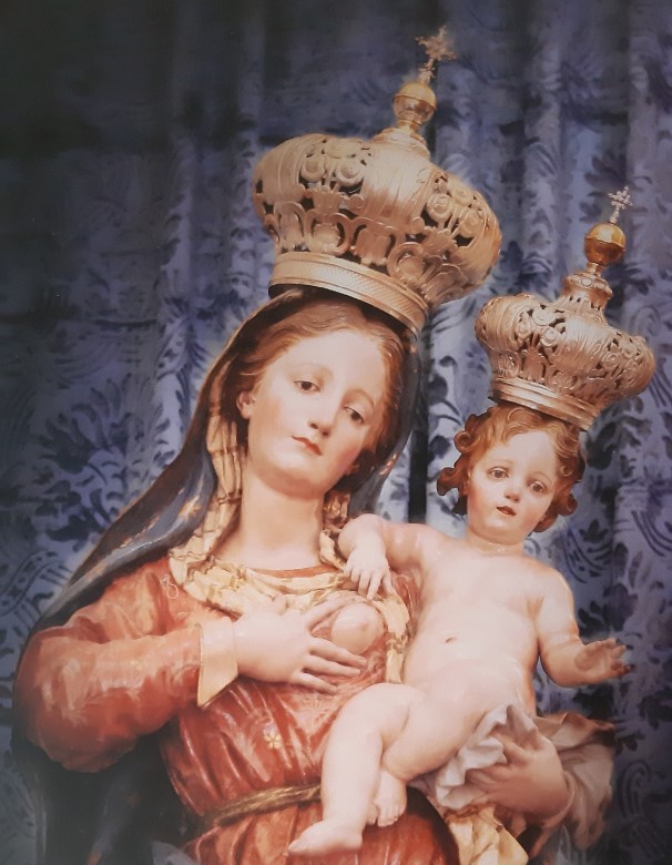 Madonna che allatta